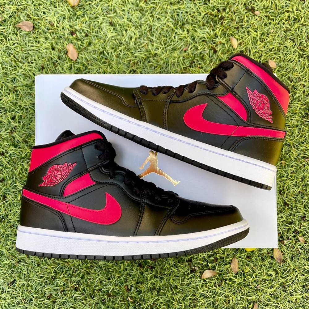Nike Air Jordan 1 retro mid black red shoes - Picture 2 of 4